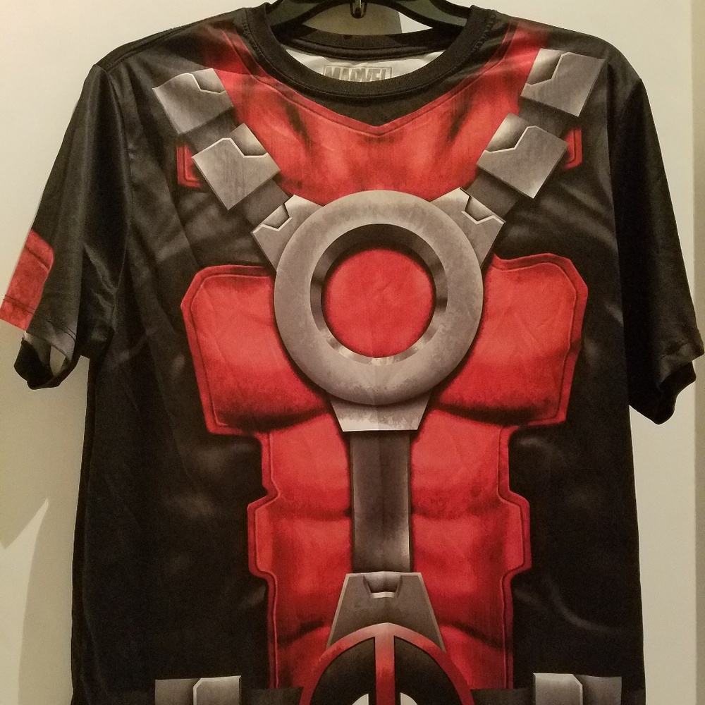 Deadpool Medium Size Shirt in Perfect Condition